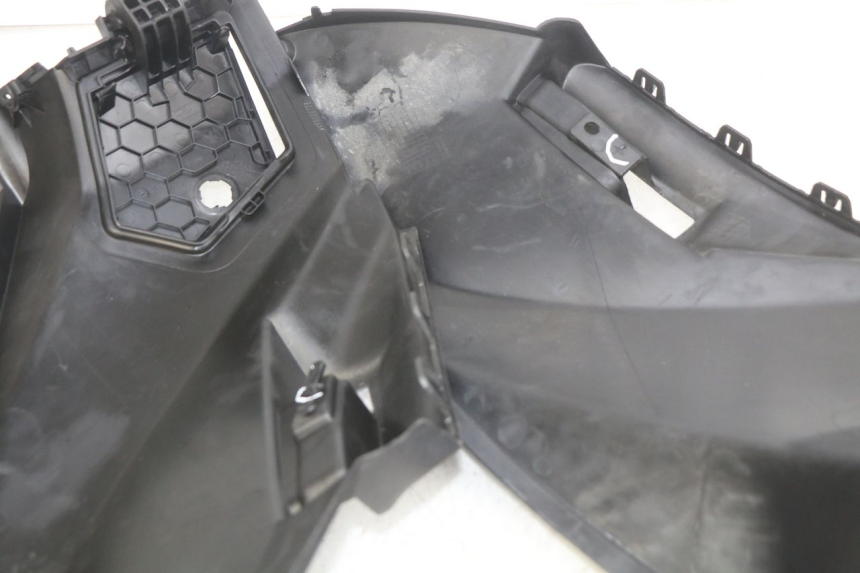 photo de COPERCHIO SOTTO SELLA PEUGEOT CITYSTAR 125 (2011 - 2017) - Dettaglio del componente