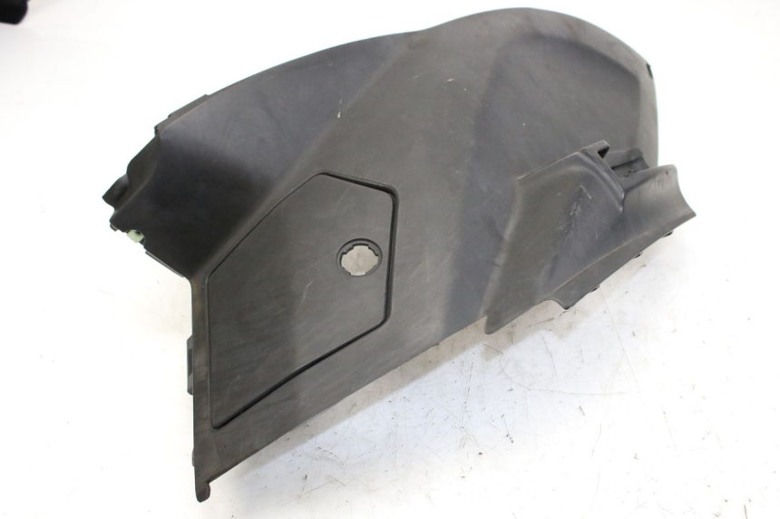 photo de COPERCHIO SOTTO SELLA PEUGEOT CITYSTAR 50 (2013 - 2017) - Primo piano ad alta risoluzione