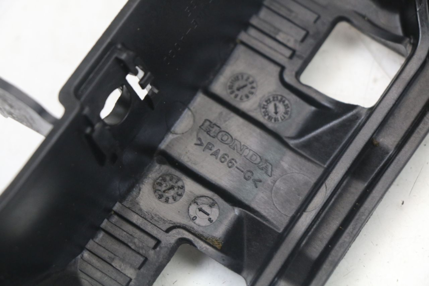 photo de CARENA SOTTO SELLA HONDA CRF R 250 (2020 - 2021) - Dettagli dei punti di fissaggio