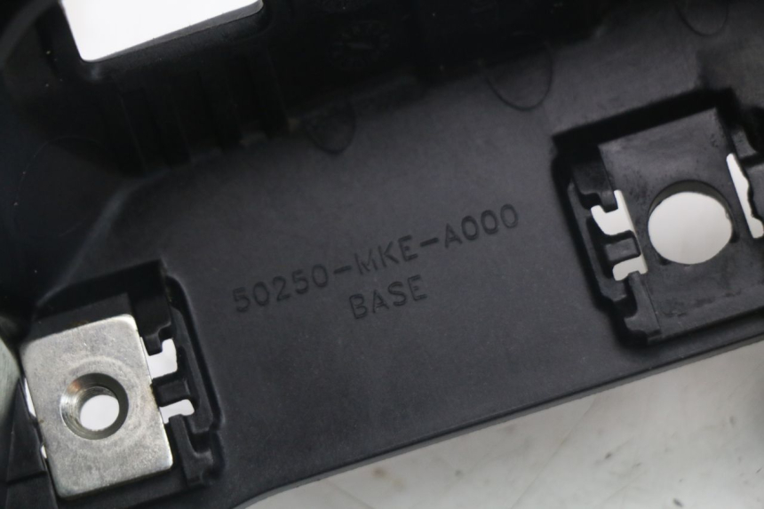 photo de CARENA SOTTO SELLA HONDA CRF R 250 (2020 - 2021) - Stato della superficie e materiale