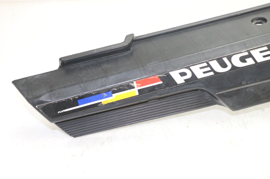 photo de CARENA SOTTO SELLA DESTRA PEUGEOT 103 SPX CLIP 50 (1989 - 1992) - Dettaglio del componente