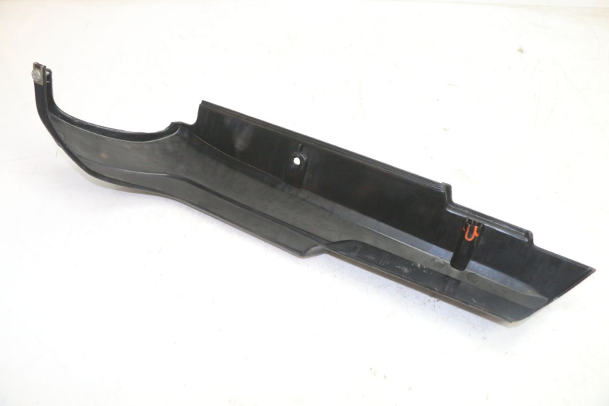 photo de CARENA SOTTO SELLA DESTRA PEUGEOT 103 SPX CLIP 50 (1989 - 1992) - Vista d'insieme del prodotto