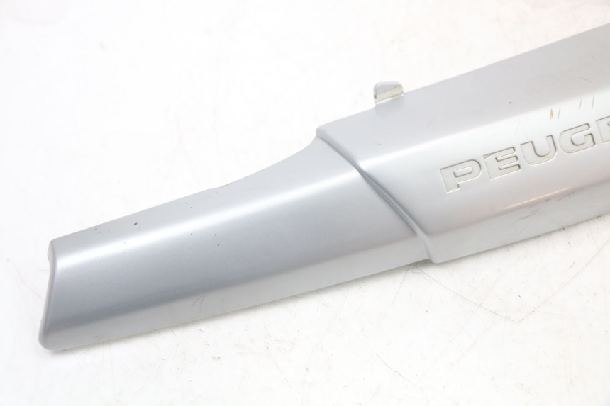 photo de COPERCHIO SOTTO SELLA DESTRO PEUGEOT 103 VOGUE VS2 50 (2004 - 2017) - Dettaglio del componente