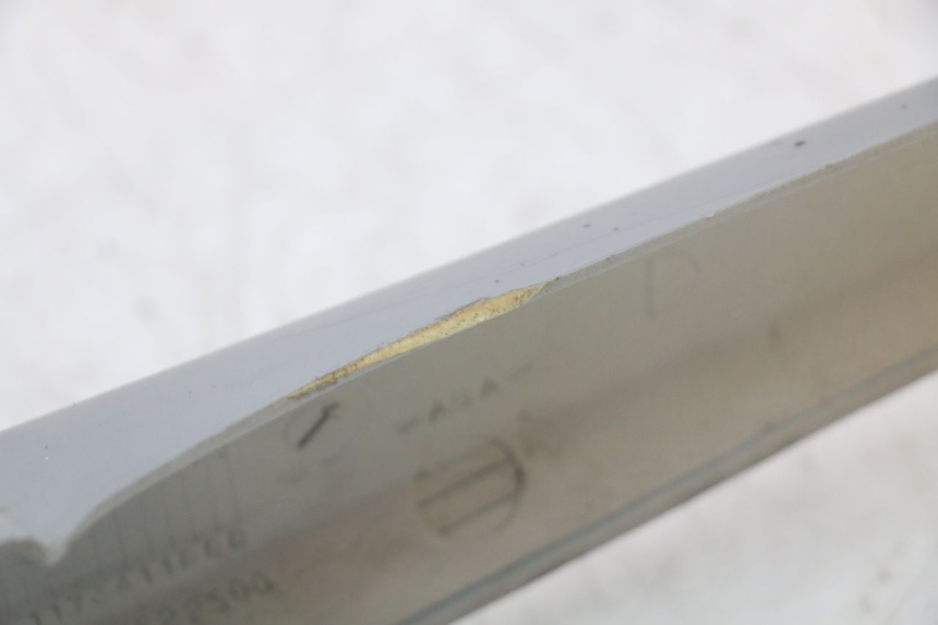 photo de COPERCHIO SOTTO SELLA DESTRO PEUGEOT 103 VOGUE VS2 50 (2004 - 2017) - Altra vista dell'articolo