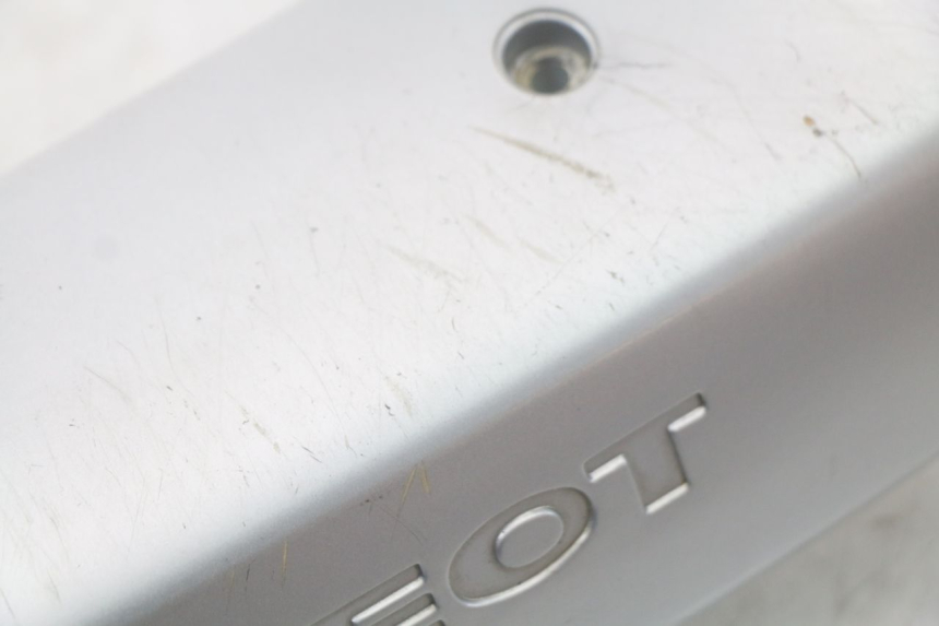 photo de COPERCHIO SOTTO SELLA DESTRO PEUGEOT 103 VOGUE VS2 50 (2004 - 2017) - Primo piano tecnico