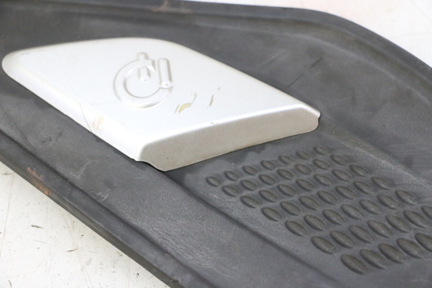 photo de CARENA SOTTO SELLA DESTRA QUADRO 4 4D 350 (2015 - 2018) - Altra angolazione