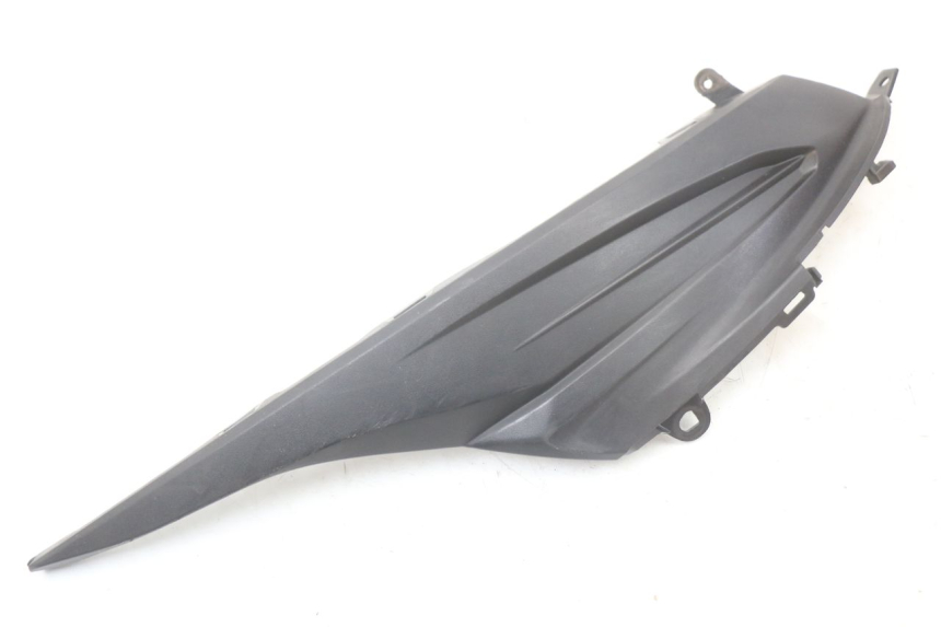 photo de CARENA SOTTO SELLA DESTRA SUZUKI ADDRESS 110 (2015 - 2020) - Dettaglio del componente