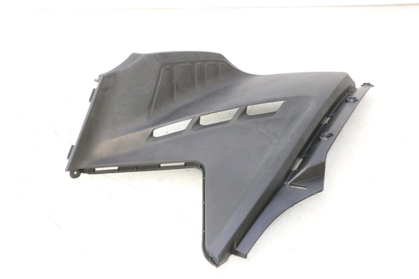 photo de CARENA SOTTO SELLA DESTRA KYMCO AGILITY CITY 16P 125 (2015 - 2024) - Primo piano tecnico