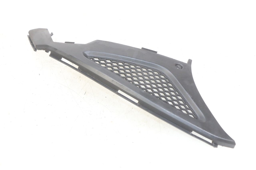 photo de COPERCHIO SOTTO SELLA DESTRO KYMCO AGILITY RS 4T 50 (2009 - 2013) - Zoom sullo stato d'uso