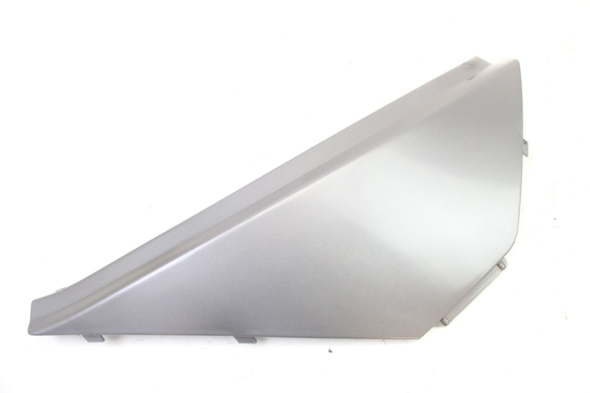 photo de COPERCHIO SOTTO SELLA DESTRO APRILIA ATLANTIC 125 (2003 - 2009) - Vista principale