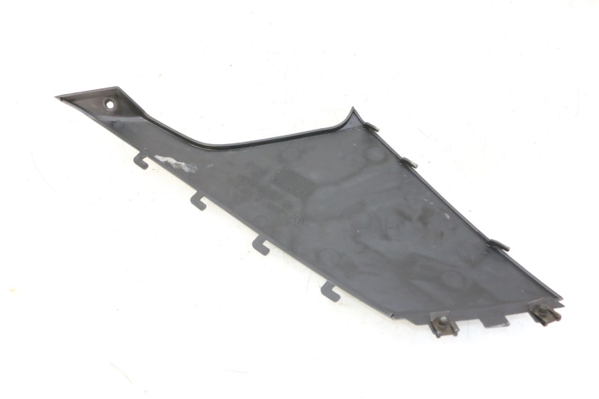 photo de COPERCHIO SOTTO SELLA DESTRO BMW C1 125 (2000 - 2003) - Zoom sullo stato d'uso