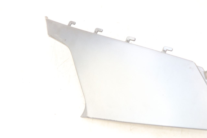 photo de COPERCHIO SOTTO SELLA DESTRO BMW C1 125 (2000 - 2003) - Vista d'insieme del prodotto