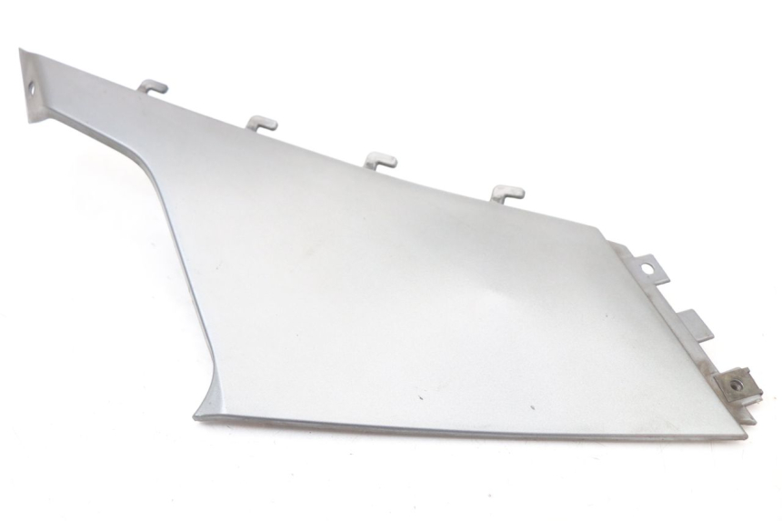 photo de COPERCHIO SOTTO SELLA DESTRO BMW C1 125 (2000 - 2003) - Dettaglio del componente