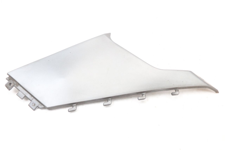 photo de COPERCHIO SOTTO SELLA DESTRO BMW C1 125 (2000 - 2003) - Zoom sullo stato d'uso