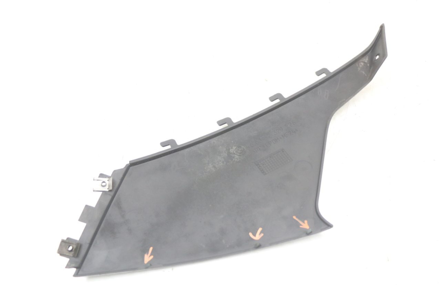 photo de COPERCHIO SOTTO SELLA DESTRO BMW C1 125 (2000 - 2003) - Zoom sullo stato d'uso