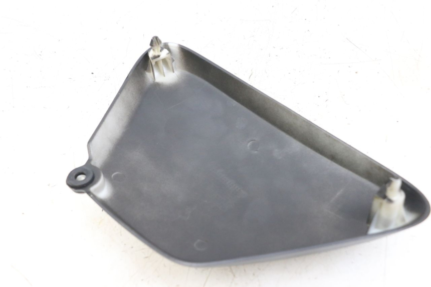 photo de CARENA SOTTO SELLA DESTRA ARCHIVE CAFE RACER 4T 50 (2019 - 2024) - Dettaglio del componente