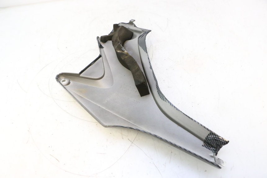 photo de CARENA SOTTO SELLA DESTRA HONDA CB F HORNET 600 (2005 - 2006) - Primo piano tecnico