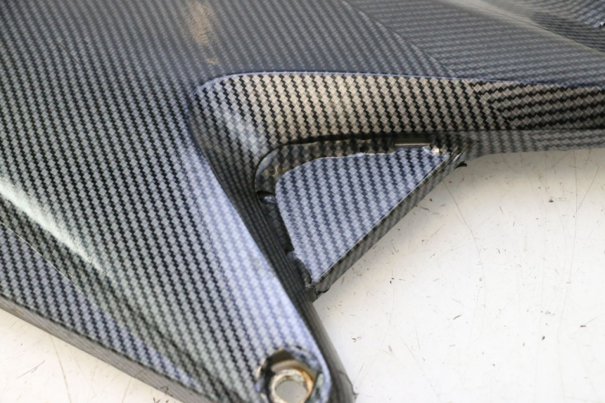 photo de CARENA SOTTO SELLA DESTRA HONDA CB F HORNET 600 (2005 - 2006) - Marcature e riferimenti originali
