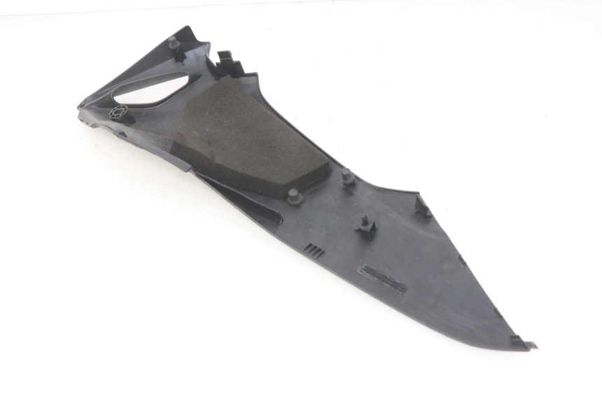 photo de COPERCHIO SOTTO SELLA DESTRO HONDA CBRF CBR-F PC41 600 (2011 - 2013) - Zoom sullo stato d'uso