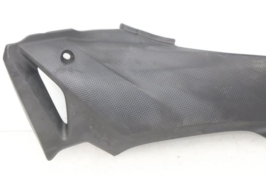 photo de COPERCHIO SOTTO SELLA DESTRO HONDA CBRF CBR-F PC41 600 (2011 - 2013) - Altra angolazione
