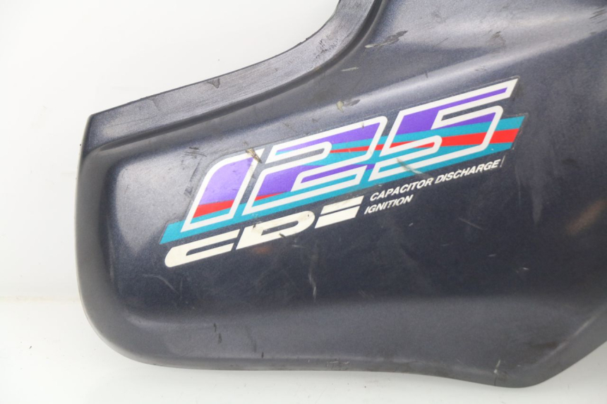 photo de COPERCHIO SOTTO SELLA DESTRO HONDA CG 125 (1996 - 1998) - Altra angolazione