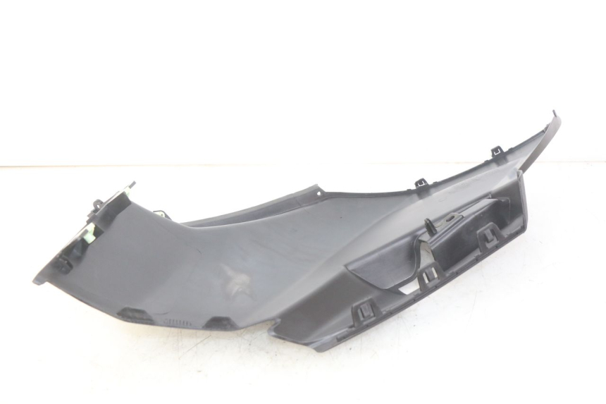 photo de COPERCHIO SOTTO SELLA DESTRO PEUGEOT CITYSTAR AIR 125 (2014 - 2017) - Zoom sullo stato d'uso