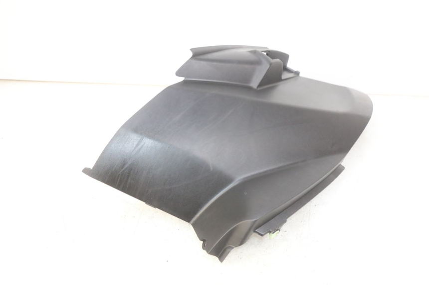 photo de COPERCHIO SOTTO SELLA DESTRO PEUGEOT CITYSTAR AIR 125 (2014 - 2017) - Vista d'insieme del prodotto