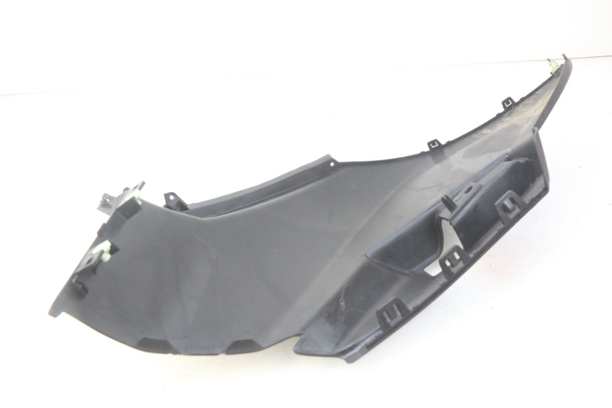 photo de COPERCHIO SOTTO SELLA DESTRO PEUGEOT CITYSTAR 125 (2011 - 2017) - Zoom sullo stato d'uso