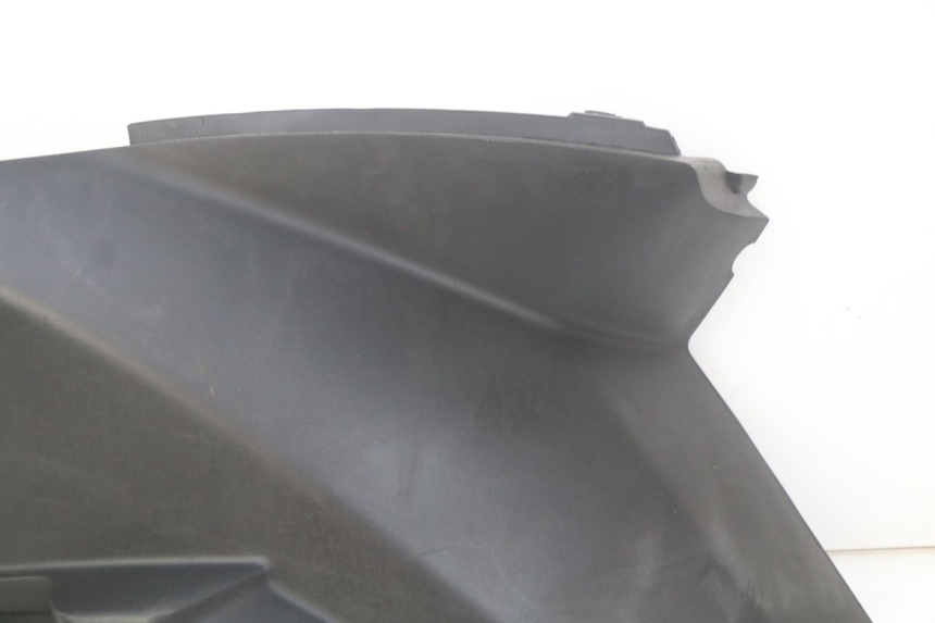 photo de COPERCHIO SOTTO SELLA DESTRO PEUGEOT CITYSTAR 125 (2011 - 2017) - Dettagli dei punti di fissaggio