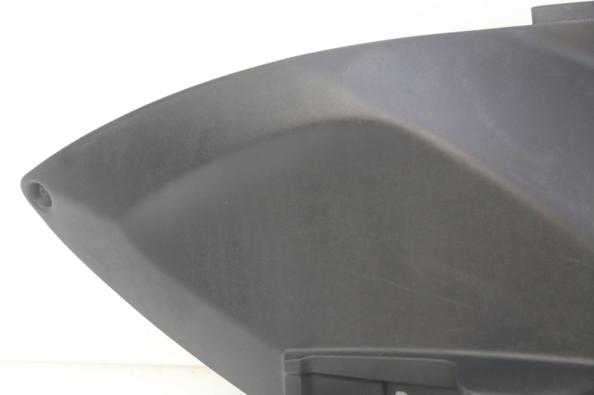 photo de COPERCHIO SOTTO SELLA DESTRO PEUGEOT CITYSTAR 125 (2011 - 2017) - Stato della superficie e materiale