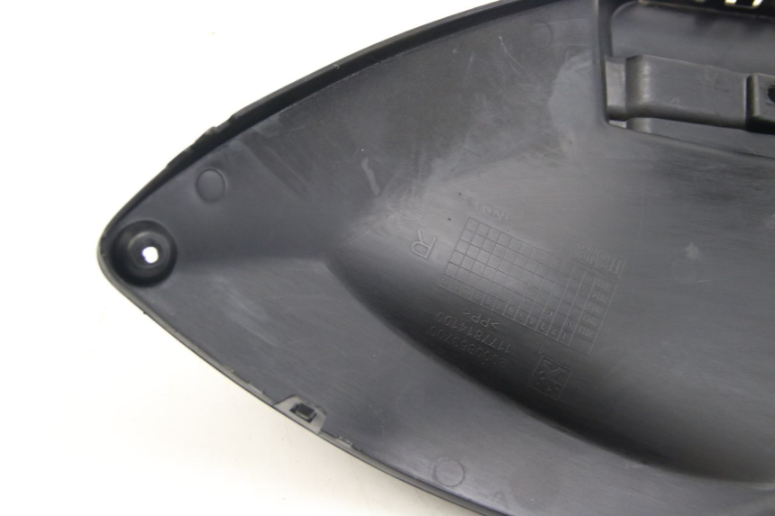 photo de COPERCHIO SOTTO SELLA DESTRO PEUGEOT CITYSTAR 125 (2011 - 2017) - Caratteristiche distintive