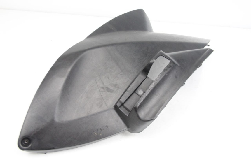 photo de COPERCHIO SOTTO SELLA DESTRO PEUGEOT CITYSTAR 50 (2013 - 2017) - Dettaglio del componente