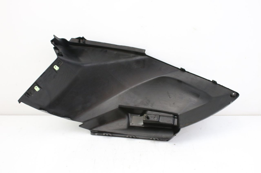 photo de COPERCHIO SOTTO SELLA DESTRO PEUGEOT CITYSTAR 50 (2013 - 2017) - Vista d'insieme del prodotto