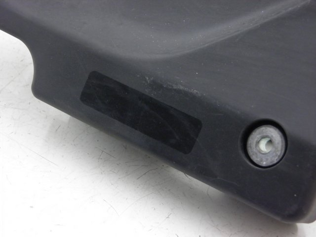 photo de COPERCHIO SOTTO SELLA DESTRO DAELIM VJ ROADWIN 125 (2008 - 2010) - Zoom sullo stato d'uso