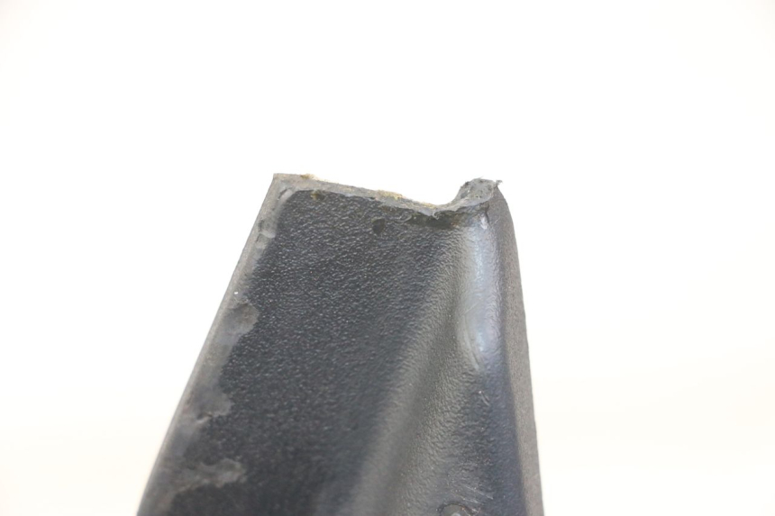 photo de CARENA SOTTO SELLA DESTRA DERBI SENDA SM DRD X-TREME 50 (2011 - 2017) - Dettaglio del componente