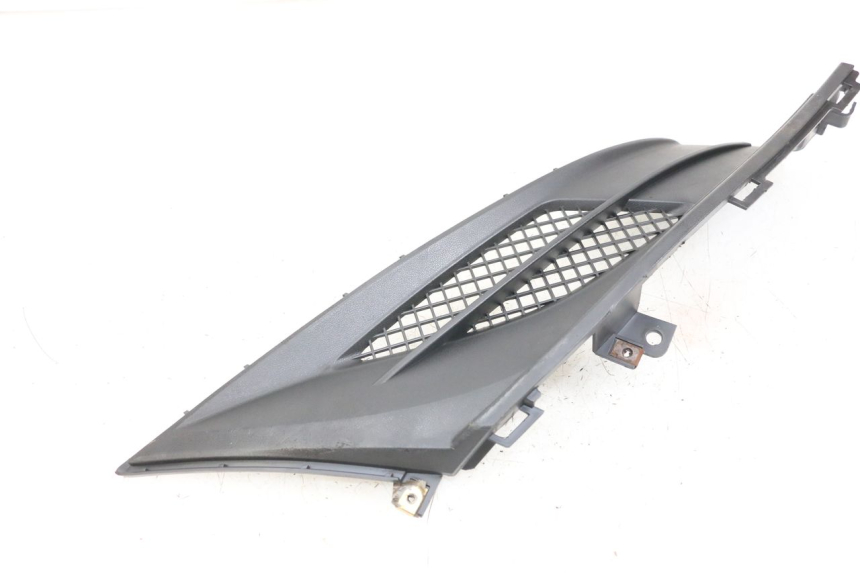 photo de CACHE SOTTO SELLA DESTRO KYMCO DINK 4T 50 (2007 - 2018) - Dettagli dei punti di fissaggio