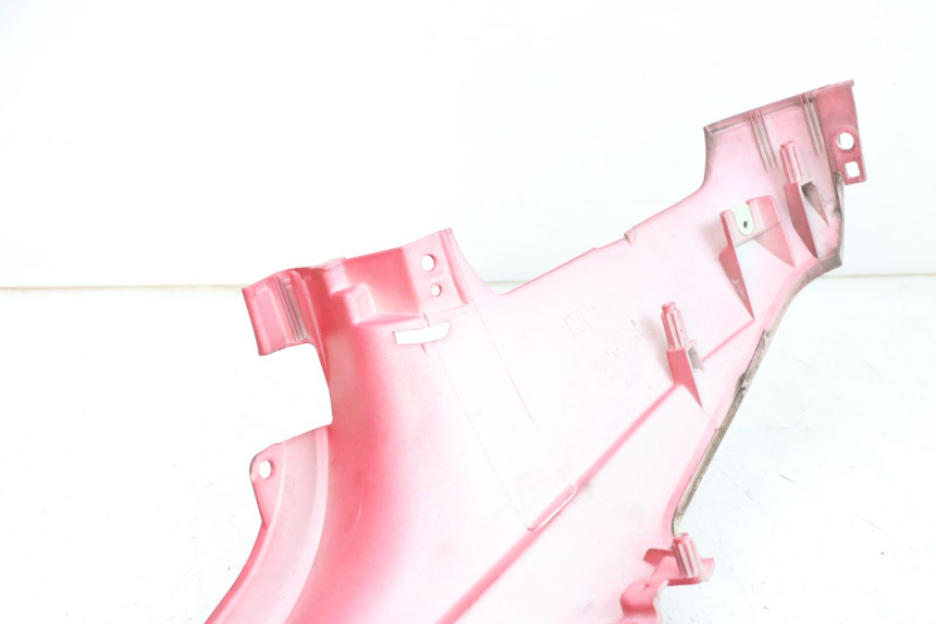 photo de CARENA SOTTO SELLA DESTRA PEUGEOT DJANGO 4T 50 (2014 - 2019) - Dettaglio del componente