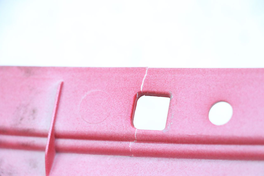 photo de CARENA SOTTO SELLA DESTRA PEUGEOT DJANGO 4T 50 (2014 - 2019) - Altra angolazione