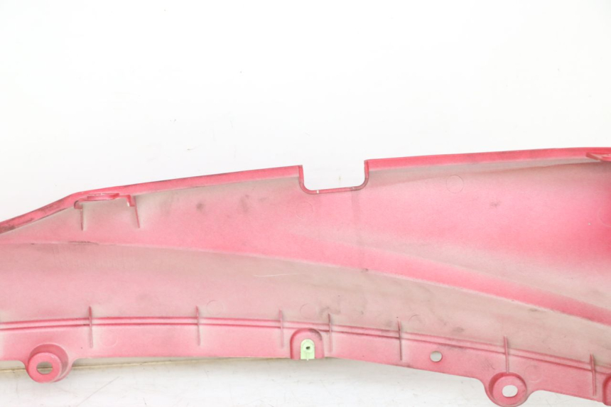 photo de CARENA SOTTO SELLA DESTRA PEUGEOT DJANGO 4T 50 (2014 - 2019) - Dettagli dei punti di fissaggio