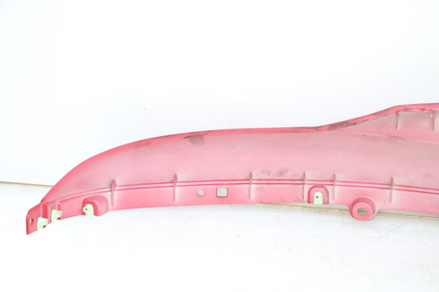 photo de CARENA SOTTO SELLA DESTRA PEUGEOT DJANGO 4T 50 (2014 - 2019) - Stato della superficie e materiale