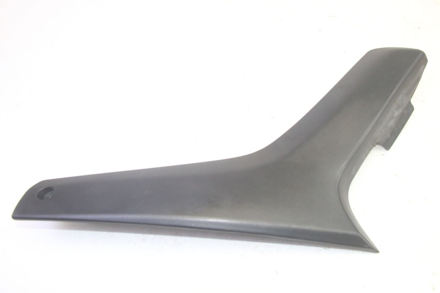 photo de CARENA SOTTO SELLA DESTRA SUZUKI DL V STROM 1000 (2002 - 2007) - Altra angolazione