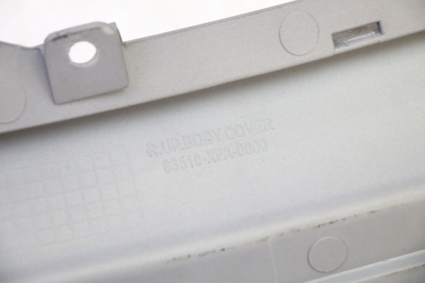 photo de COPERCHIO SOTTO SELLA DESTRO SYM FIDDLE 3 III 125 (2014 - 2020) - Stato della superficie e materiale