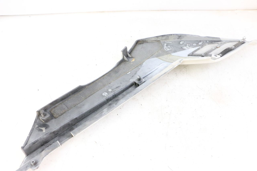 photo de CARENA SOTTO SELLA DESTRA YAMAHA FJ 36Y 1100 (1984 - 1985) - Altra angolazione