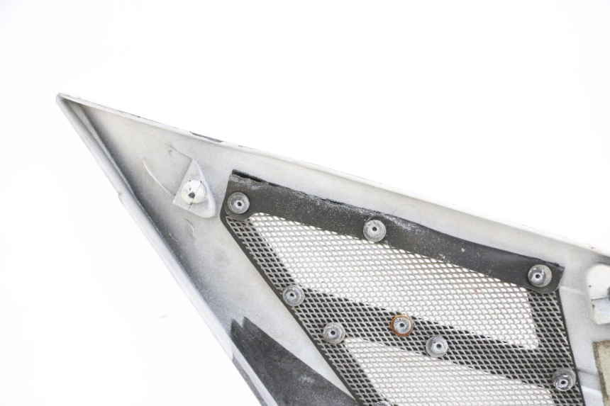 photo de CARENA SOTTO SELLA DESTRA YAMAHA FJ 36Y 1100 (1984 - 1985) - Stato della superficie e materiale