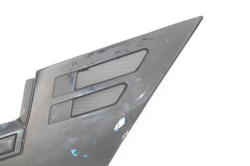 photo de COPERCHIO SOTTO SELLA DESTRO YAMAHA FJ 3CX 1200 (1986 - 1996) - Dettagli dei punti di fissaggio