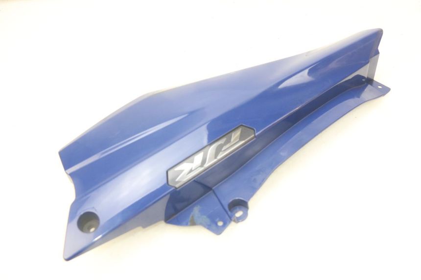 photo de CACHE SOTTO SELLA DESTRA YAMAHA FJR ABS 1300 (2016 - 2020) - Primo piano tecnico