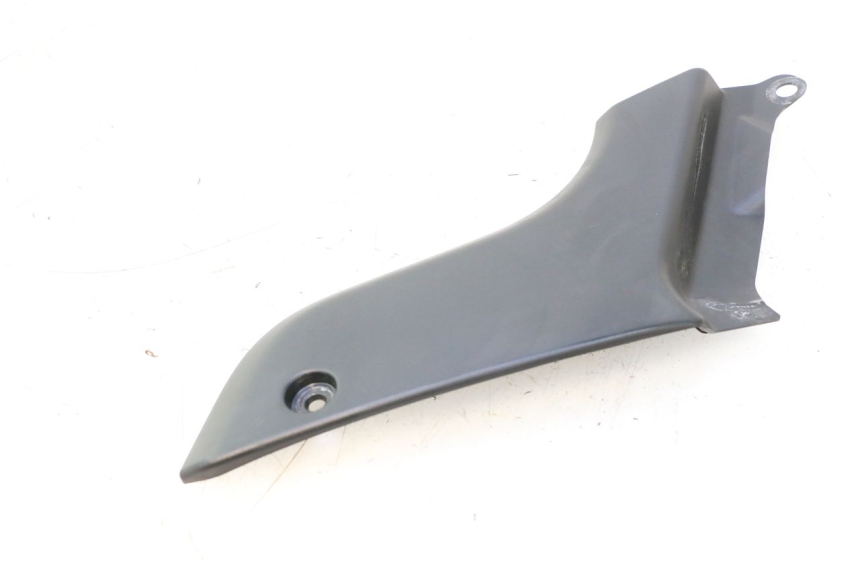 photo de CARENA SOTTO SELLA DESTRA YAMAHA FJR 1300 (2001 - 2005) - Altra angolazione