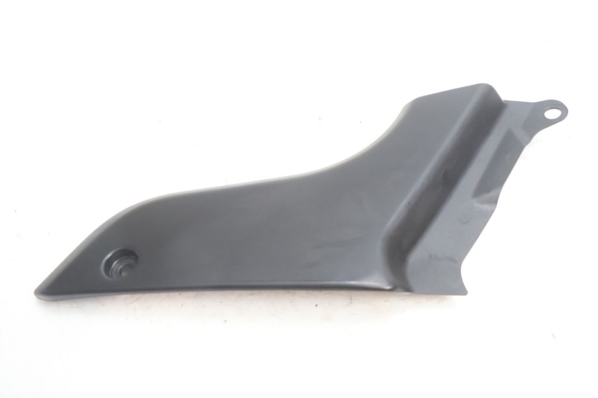 photo de CARENA SOTTO SELLA DESTRA YAMAHA FJR 1300 (2001 - 2005) - Dettaglio del componente