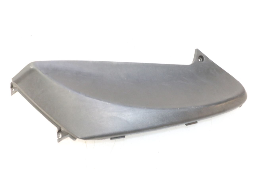 photo de COPERCHIO SOTTO SELLA DESTRO PIAGGIO FLY 2T 50 (2004 - 2017) - Dettaglio del componente