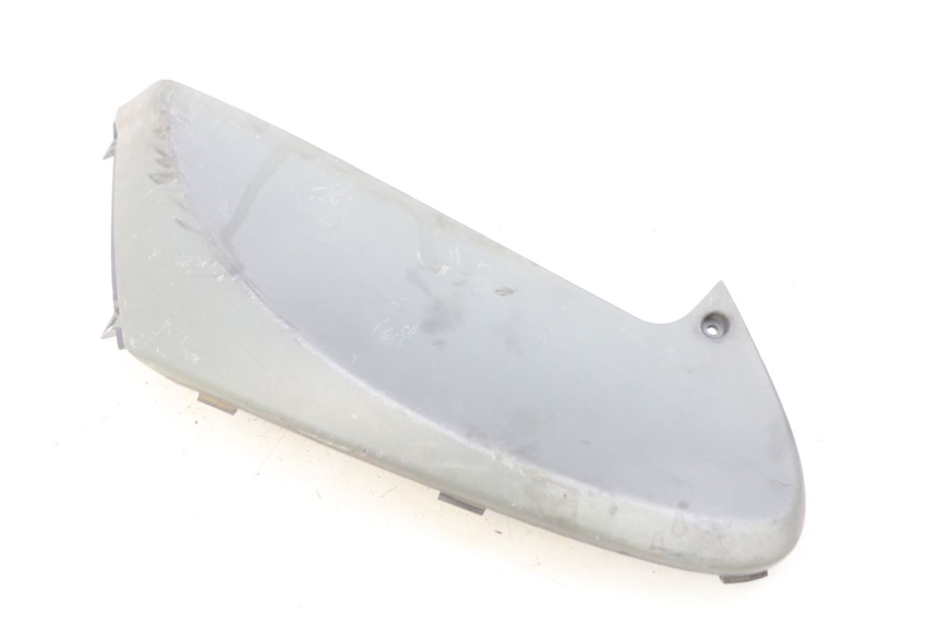 photo de COPERCHIO SOTTO SELLA DESTRO PIAGGIO FLY 100 (2006 - 2010) - Dettaglio del componente
